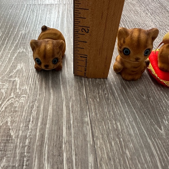 Vintage flocked (fuzzy) kittens x 3 
Made in Japan - Picture 7 of 7